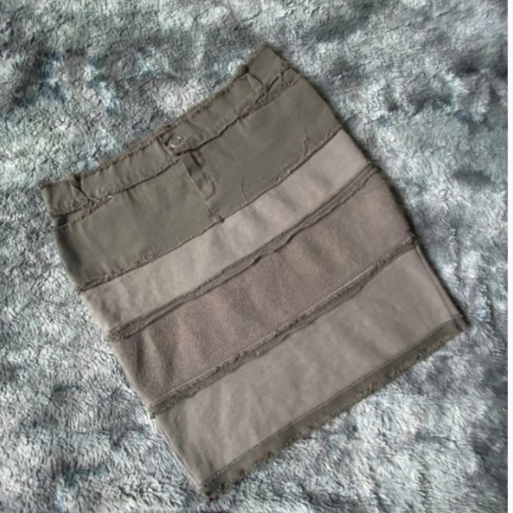 VTG Pieced Distressed Stretch Skirt - L